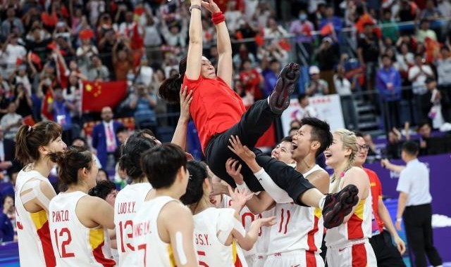 星空体育APP-再胜宿敌亚运封王！关键时刻，中国女篮从不掉链子