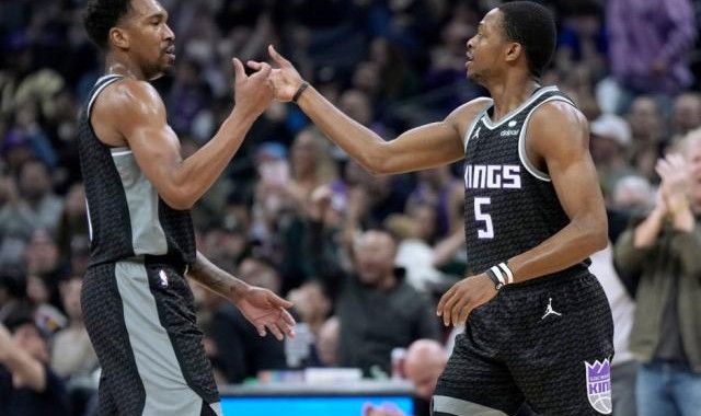 星空体育-肯塔基后场生死时刻发威！顽强国王送詹姆斯里程悲