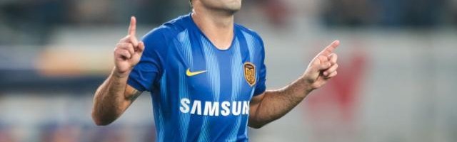 星空体育官网-曝埃德尔谈妥圣保罗将签两年 携米兰达共赴巴豪门