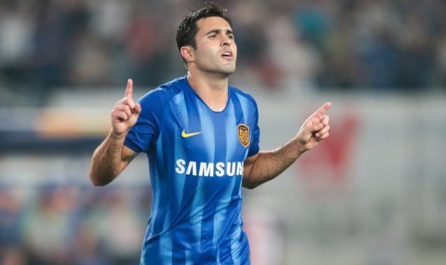 星空体育官网-曝埃德尔谈妥圣保罗将签两年 携米兰达共赴巴豪门